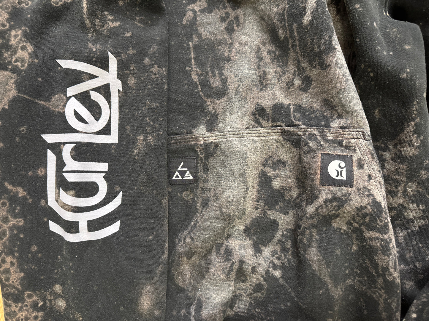 felpa CARHARTT x OldschoolPesaro® x Hurley tye dye black holiday 2025