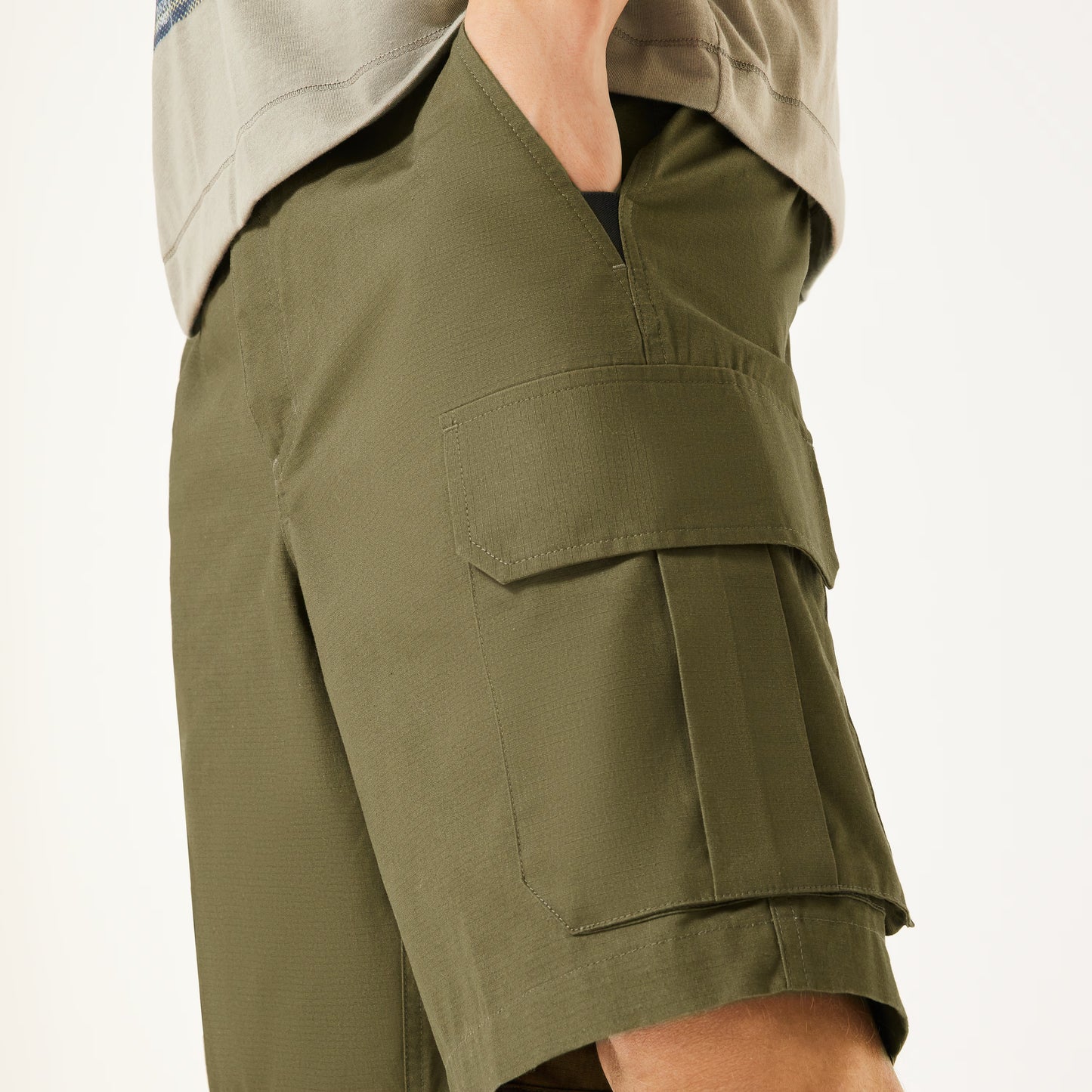 bermuda cargo Oakley utility shorts army green