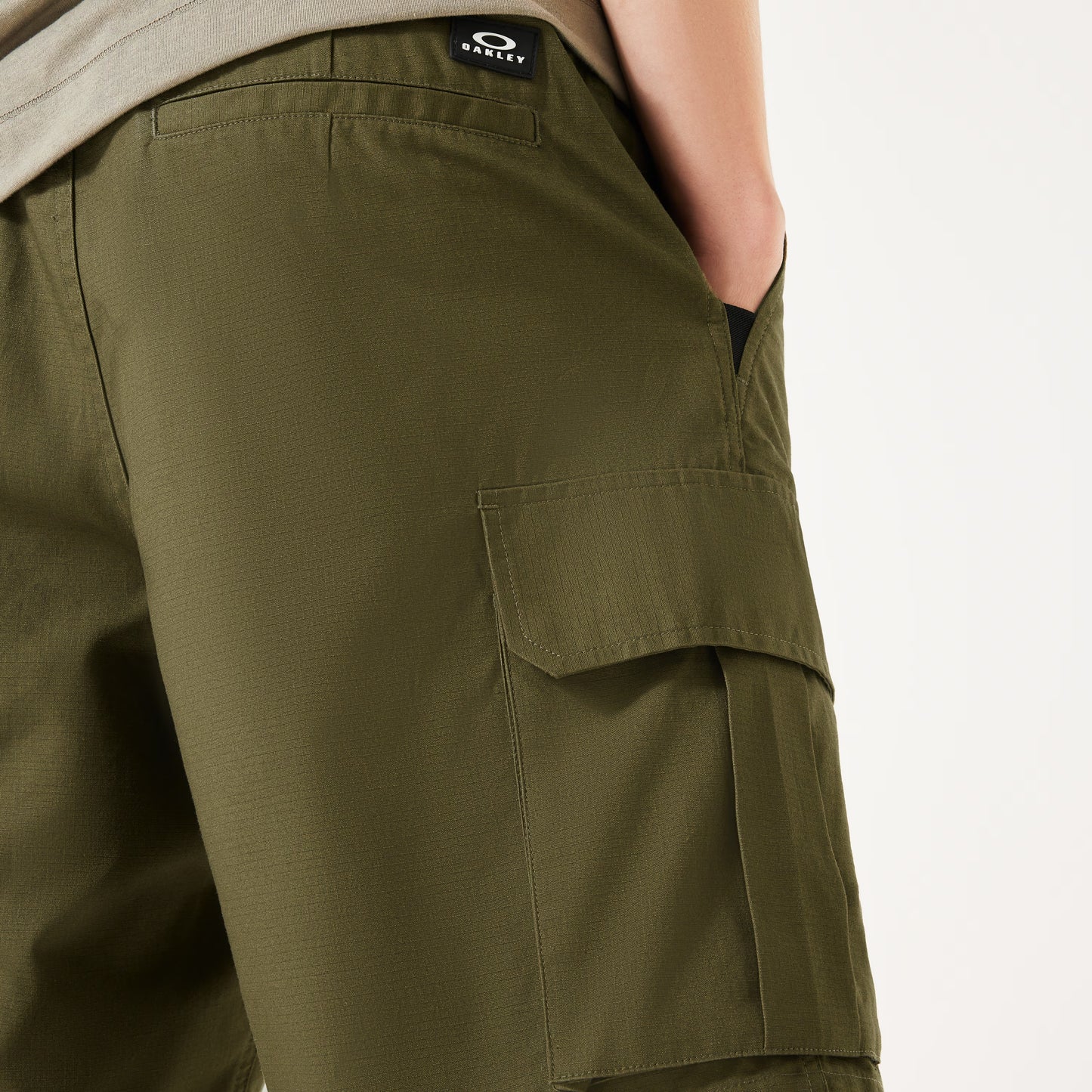 bermuda cargo Oakley utility shorts army green